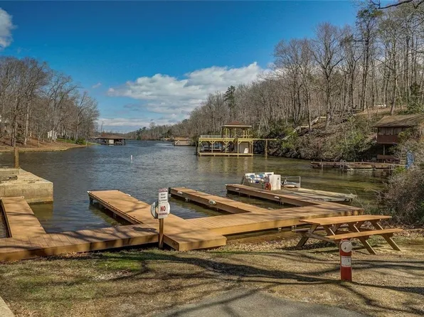 716 Pine Harbour Dr #79, Mineral, VA 23117