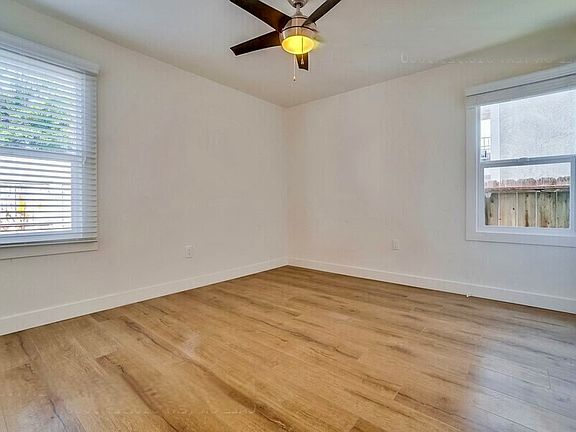3rd image of 1940 Chestnut Ave APT 13