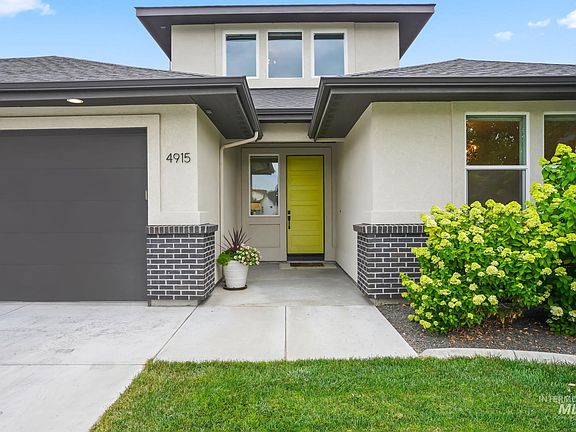 2nd image of 4915 N Elena Maria Pl