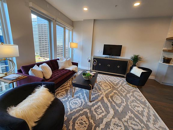 4th image of 1853 Market St #1104