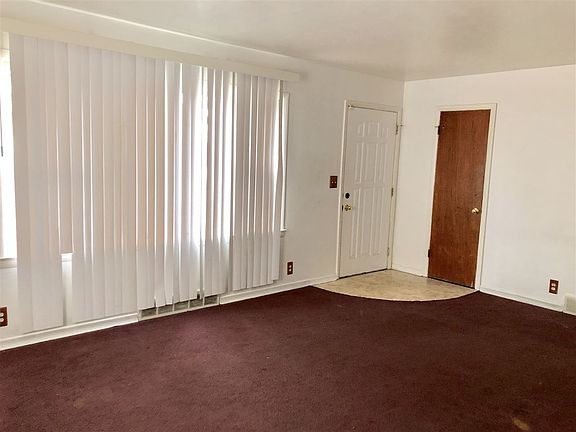 2nd image of 715 Irving Ave