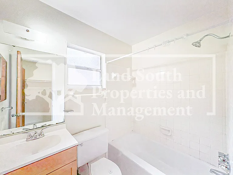 817 W Carole St #14 — Photo 11