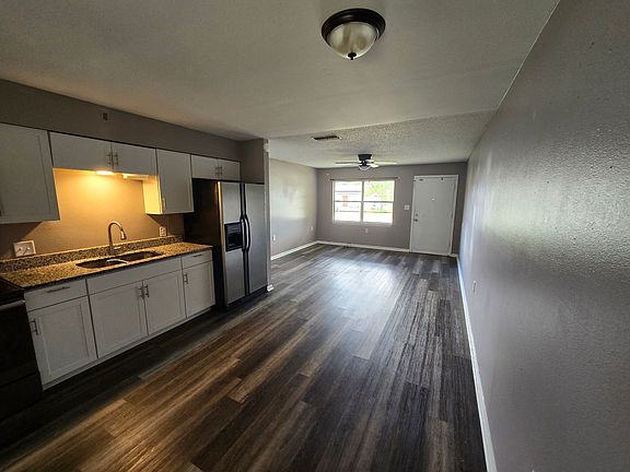 3rd image of 3007 Reiter Dr #B