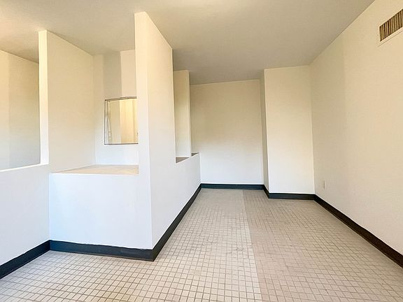 4th image of 371 Madison St APT 123