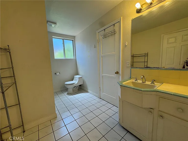 758 W Longden Ave — Photo 8