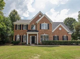 6913 Lourdes Ct, Charlotte, NC 28277