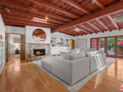11423 Biona Dr, Los Angeles, CA, 90066