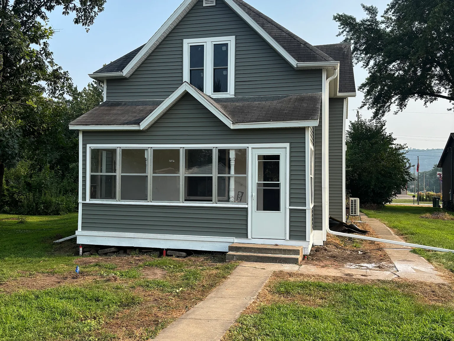 4 bed, 1672 sqft, $1,500 — Photo 1