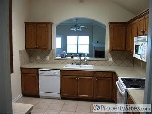 3rd image of 2540 Massey Ln