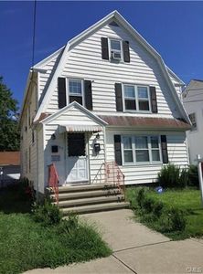 105-107 Beardsley Park Ter, Bridgeport, CT, 06610