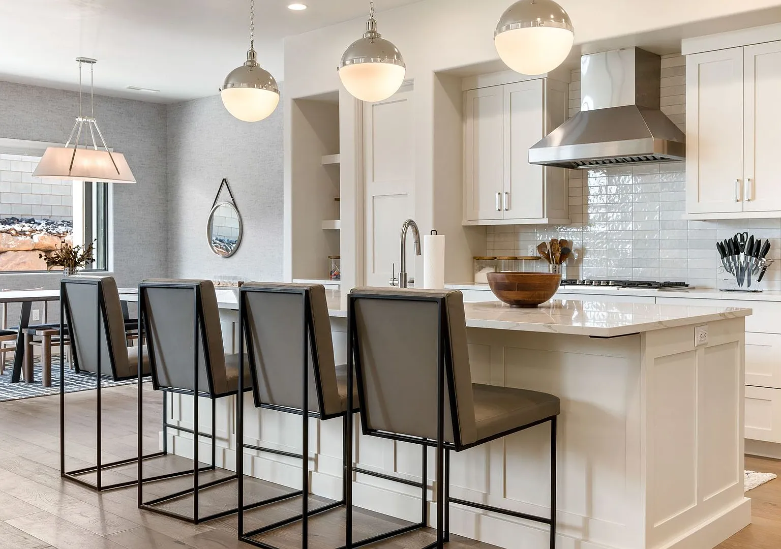 Like-New 2021 Single-Level 5 Bed / 4 Bath Dual Primary Suites, High Ceilings & Valley Views | Aub... — Photo 4