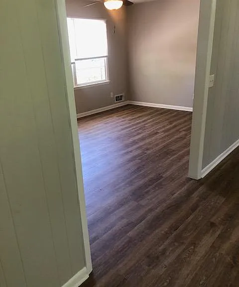 1021 Tuxedo Ln — Photo 3