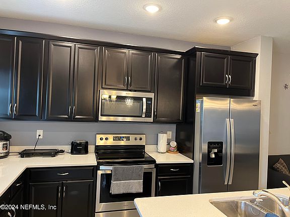 4th image of 13950 MOLINA Drive