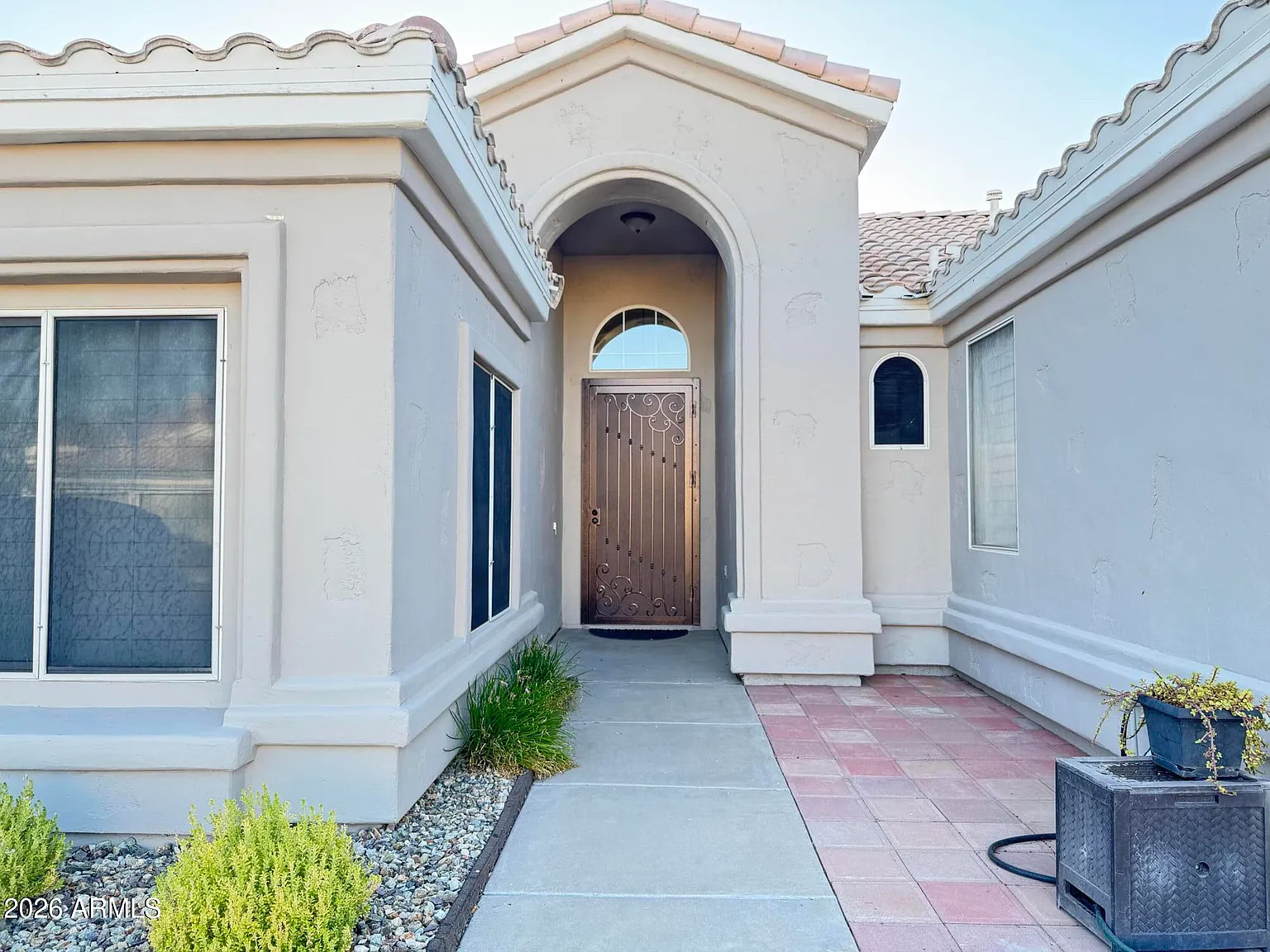 4 bed, 2.0 bath, 2394 sqft, $3,950 — Photo 2