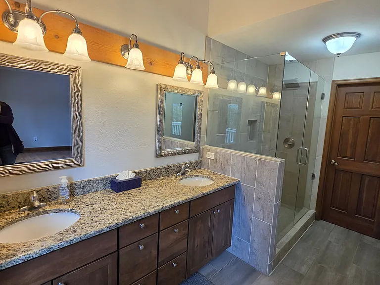 697 Northwestern Pl — Photo 32