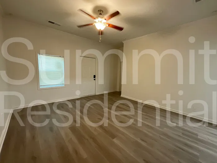 3 bed, 2.0 bath, 1134 sqft, $1,695 — Photo 2