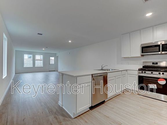 5th image of 14990 N Ascot Bend Cir