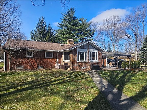 4th image of 3015 Rockefeller Rd