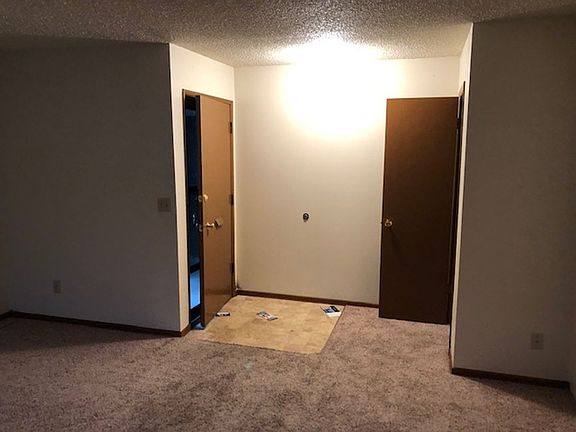 2nd image of 2802-2812 SE Hoyt St #2808