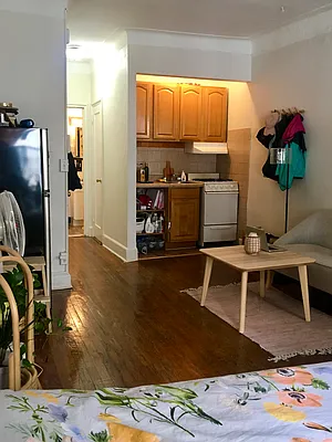 Rented by Avi Nash Associates | media 10