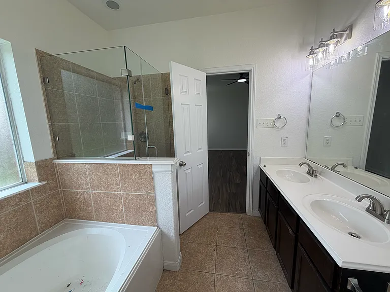 13802 Greyfield Ln — Photo 11
