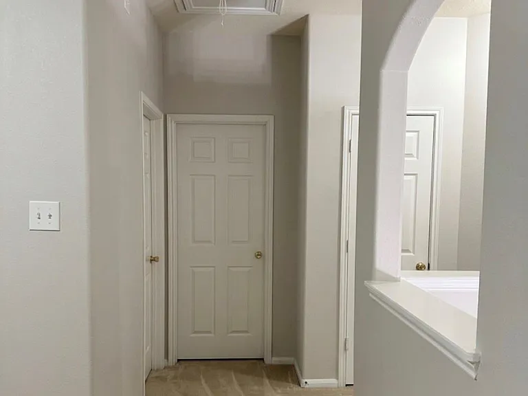 9908 Climbing Tree St — Photo 16