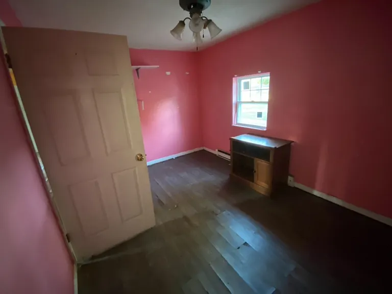 708 W Jones St — Photo 13