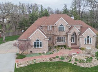 6920 Capitol View Ct, Johnston, IA 50131