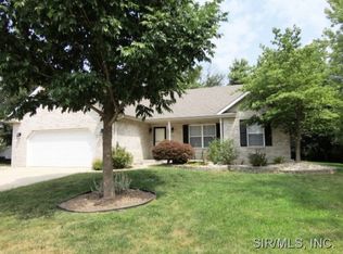 105 Oaklawn Dr, Glen Carbon, IL 62034