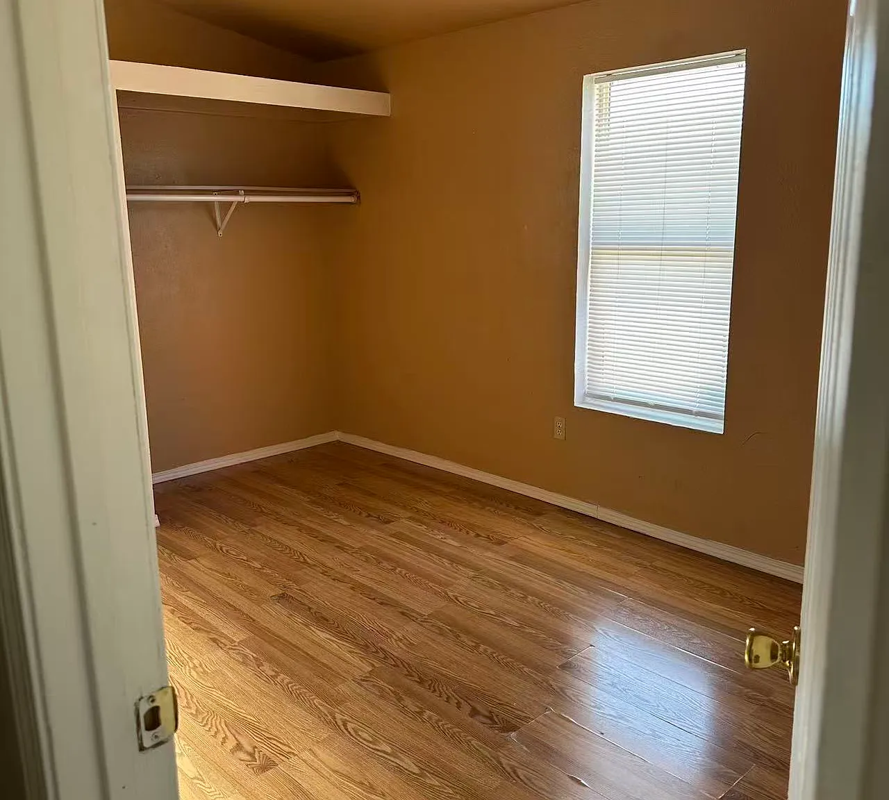 3 bed, 1600 sqft, $2,000 — Photo 4