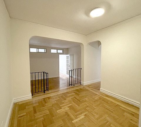 3rd image of 325 E 58th St #3A