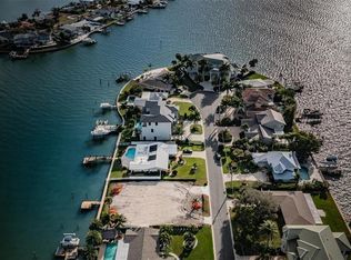 219 Driftwood Ln, Largo, FL 33770