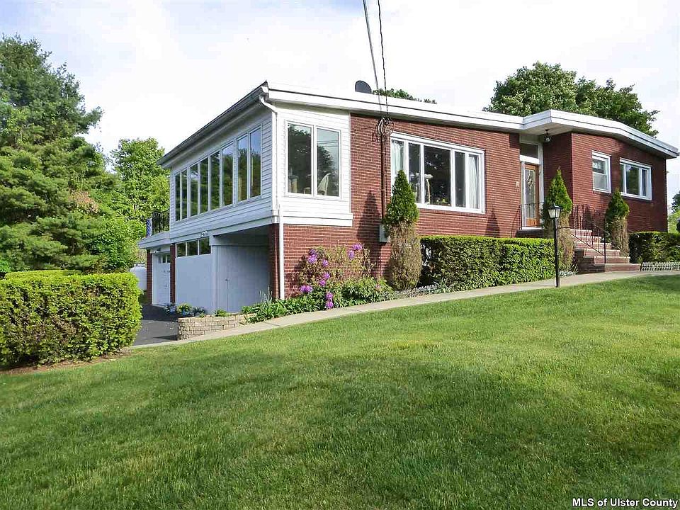 1st image of 28 Cherry Hill Rd