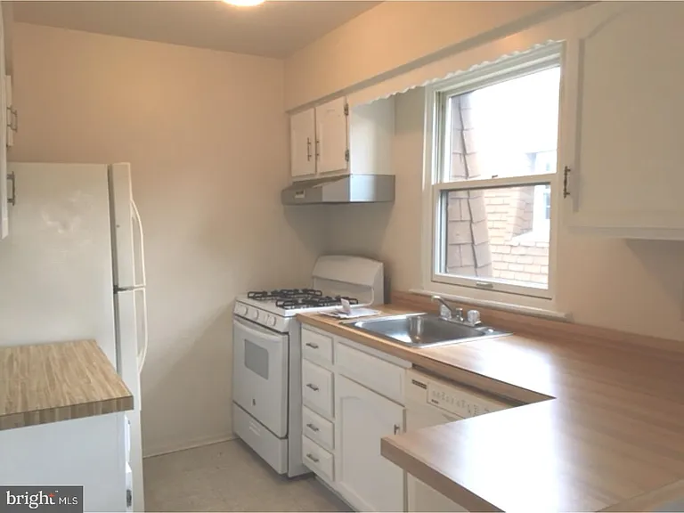 2410 David Dr #2 — Photo 4