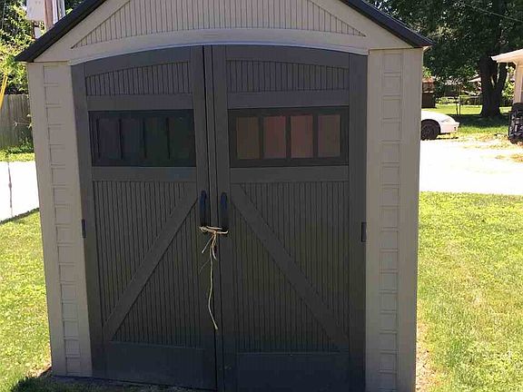 3rd image of 907 E Boone St