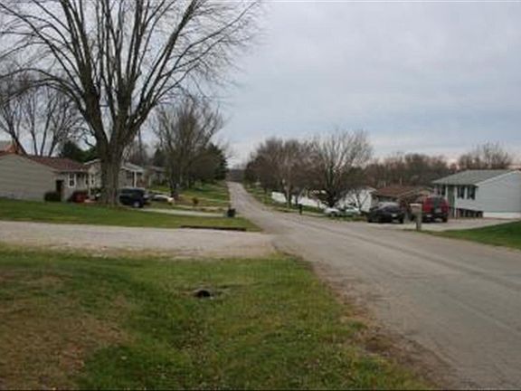 5th image of 558 Woodland Ct
