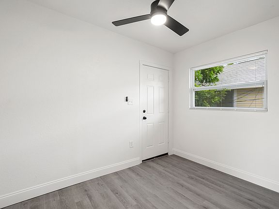 3rd image of 919 1/2 16th Ave N #3
