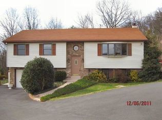 1906 Chuck Wagon Dr, Auburn, PA 17922