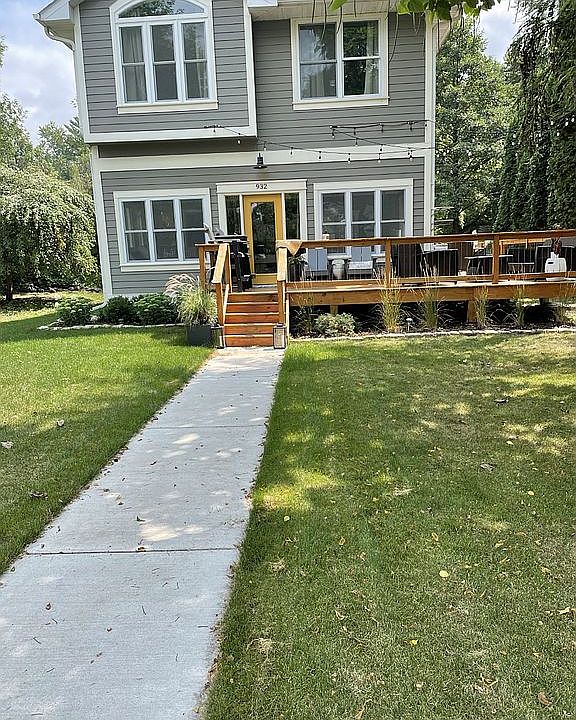 1st image of 932 Park Ave