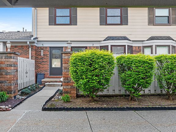2nd image of 1921 Vine Way Dr APT 36