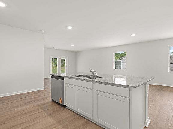 5th image of 36 Coggins Pl NE