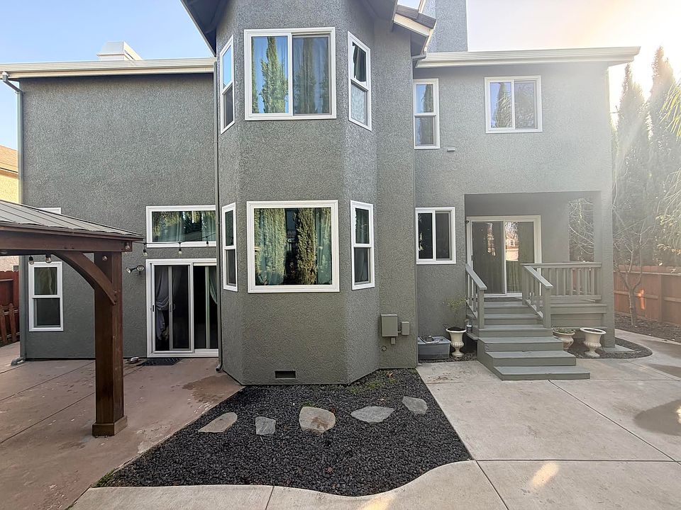 1st image of 3035 Savanna Dr
