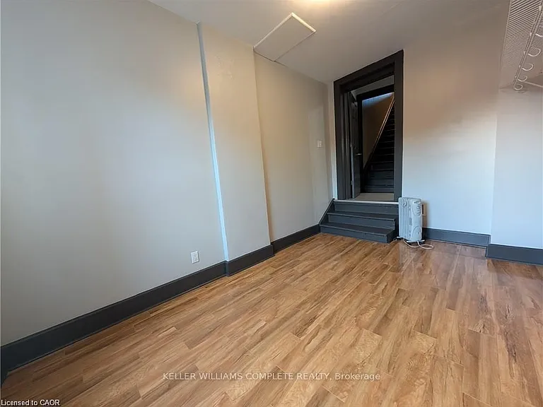 473 King St W #B — Photo 12