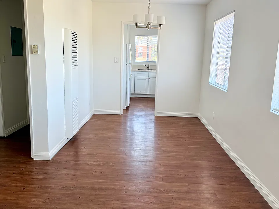 508 N Kenmore Ave #15