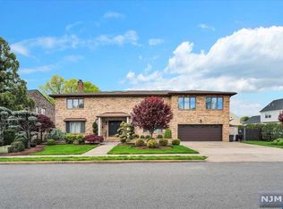 25 Mariani Dr, Little Ferry, NJ 07643