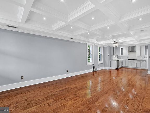 5th image of 1959 H St NE