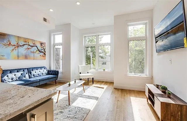 21 Giles Ave #2 — Photo 4