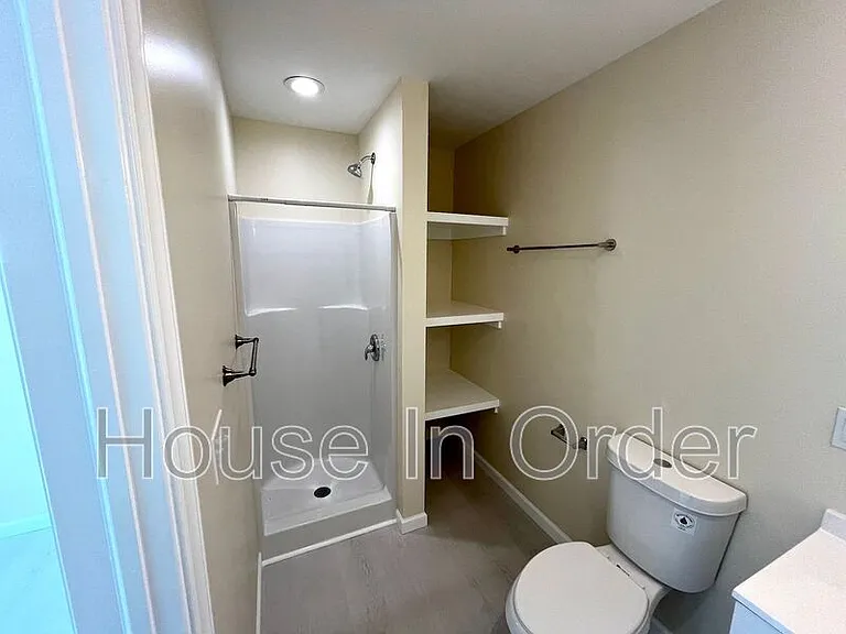 307 8th Ave E #202 — Photo 9