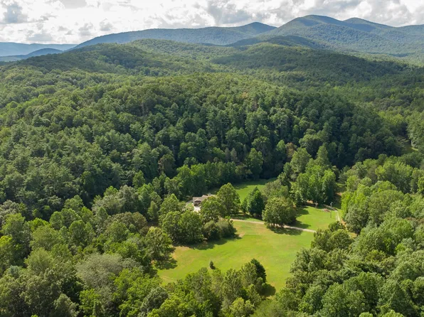 932 Woodland Ln, Dahlonega, GA 30533