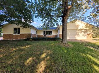 9374 Timber Rd, Manito, IL 61546